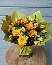 Букет цветов из:  Альстромерии и Розы в Павлово Ленинградской области