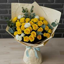 Букет цветов из:  Розы в Павлово Ленинградской области