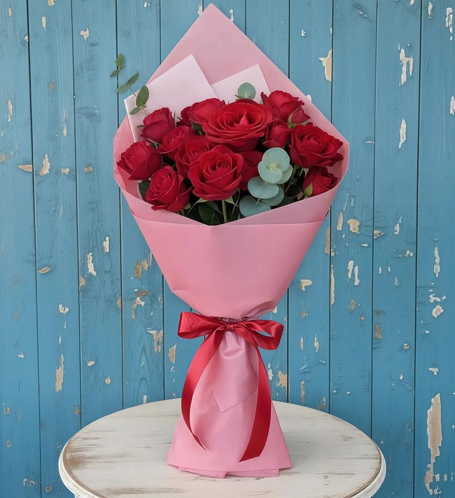 Букет цветов из: Розы в Павлово Ленинградской области