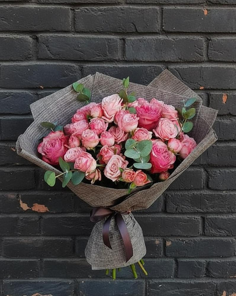 Букет цветов из: Розы в Павлово Ленинградской области