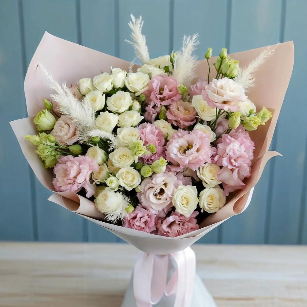 Букет цветов из: Альстромерии и Розы в Павлово Ленинградской области