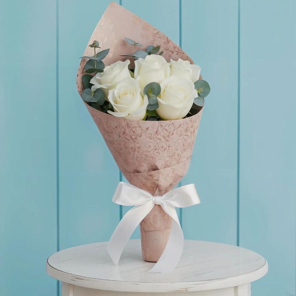 Букет цветов из: Розы в Павлово Ленинградской области