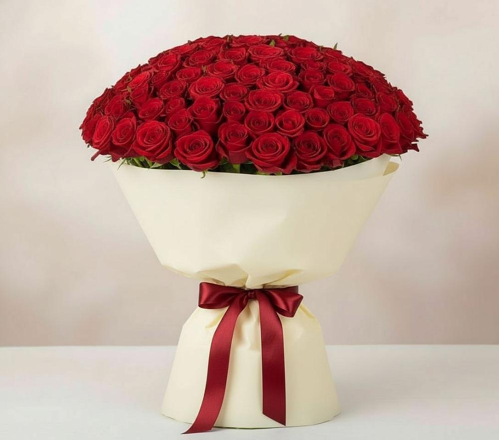 Букет 101 Красная роза Милано в Павлово Ленинградской области