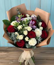 Букет цветов из:  Розы и Альстромерии в Павлово Ленинградской области