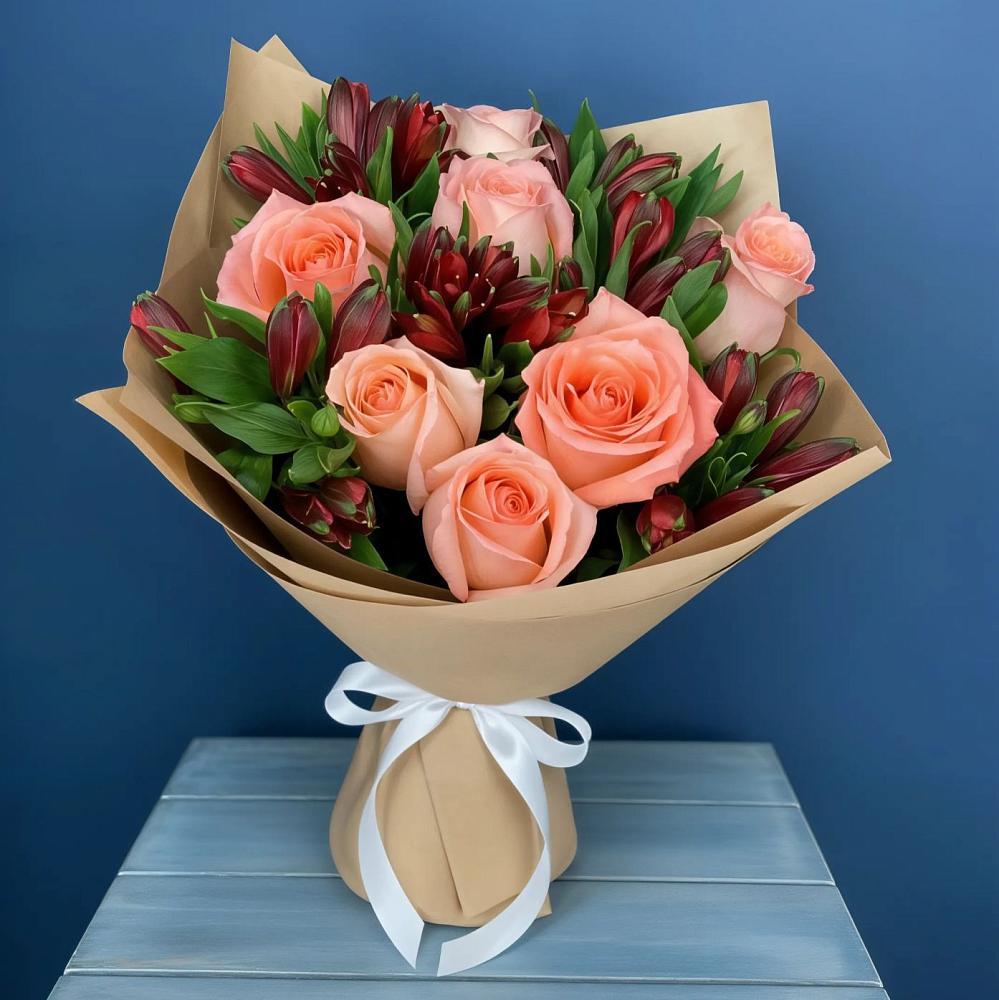 Букет цветов из: Розы и Альстромерии в Павлово Ленинградской области