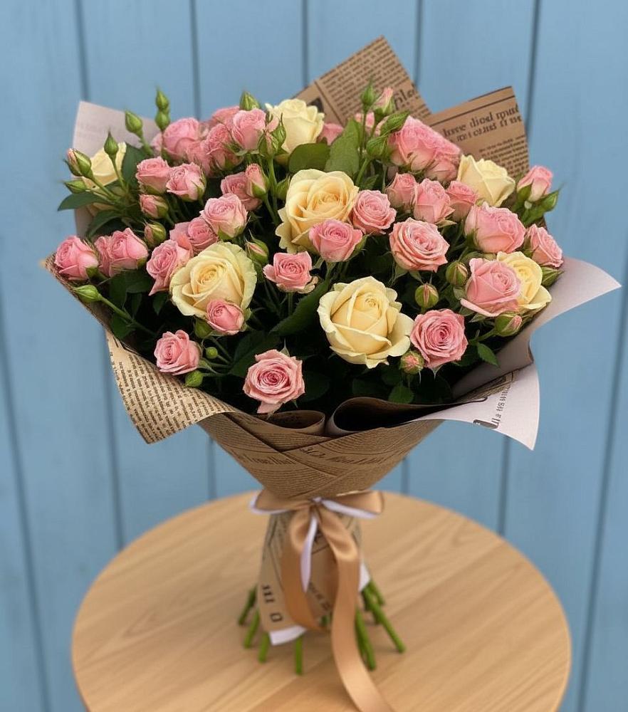 Букет цветов из: Розы в Павлово Ленинградской области