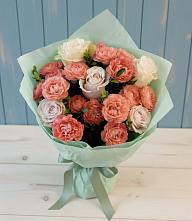 Букет цветов из:  Розы в Павлово Ленинградской области