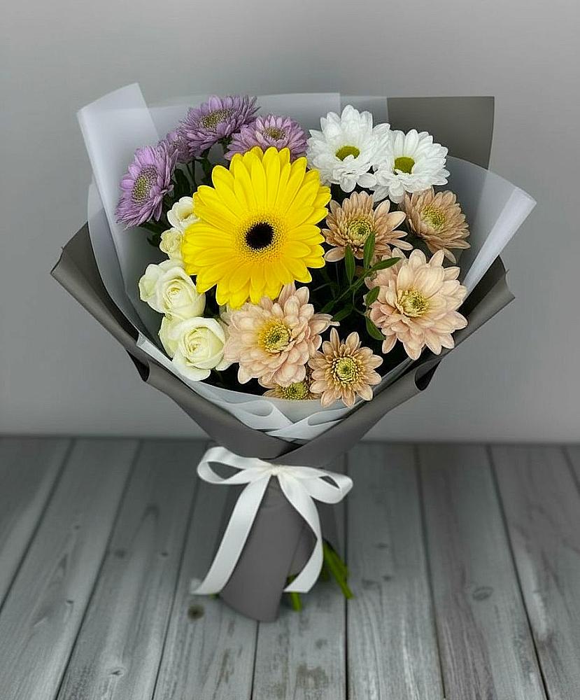 Букет цветов из: Розы, Герберы и Хризантемы в Павлово Ленинградской области