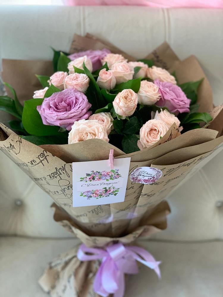 Букет цветов из: Розы в Павлово Ленинградской области