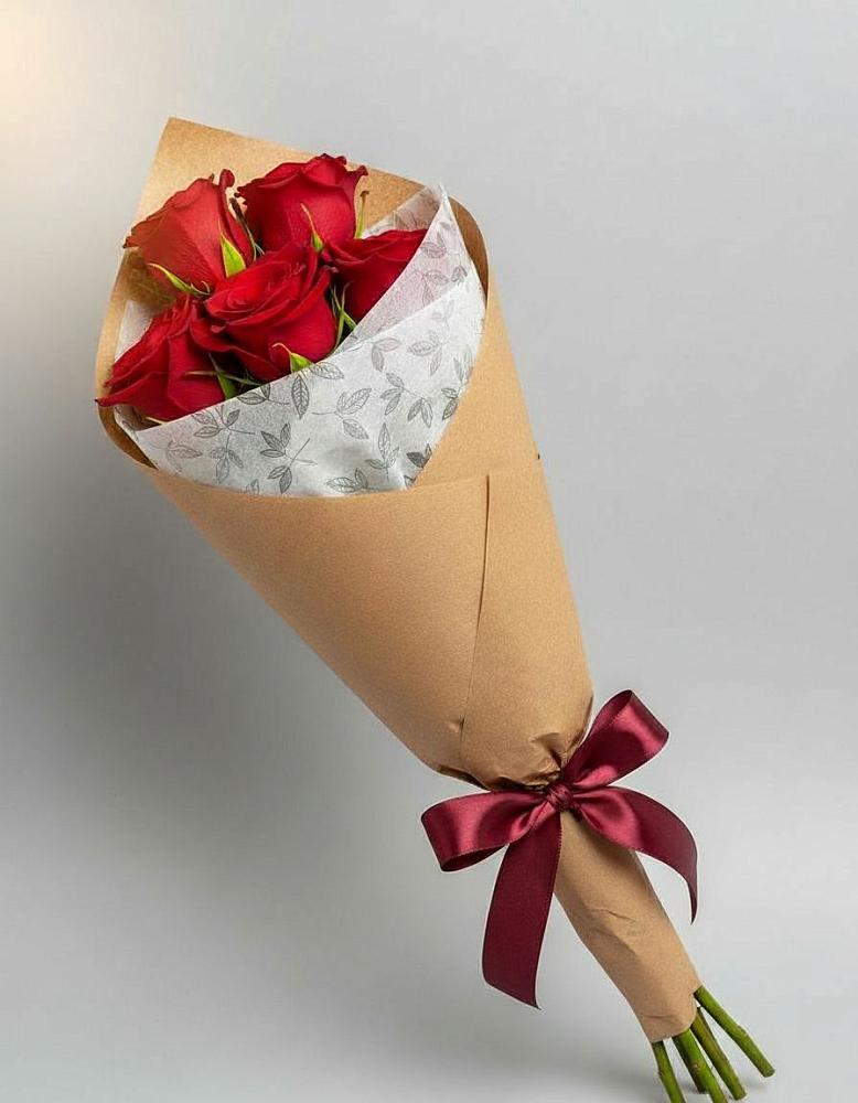 Букет цветов из: Розы в Павлово Ленинградской области