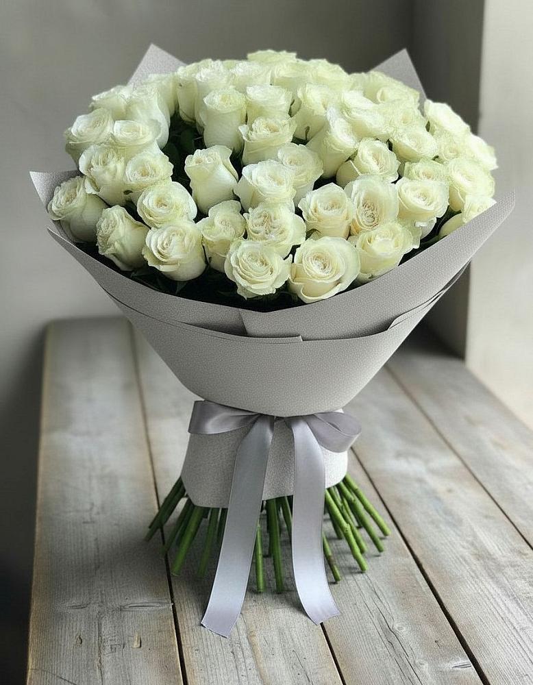 Букет 35 Белых роз в Павлово Ленинградской области