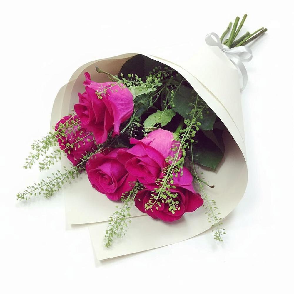 Букет цветов из: Розы в Павлово Ленинградской области