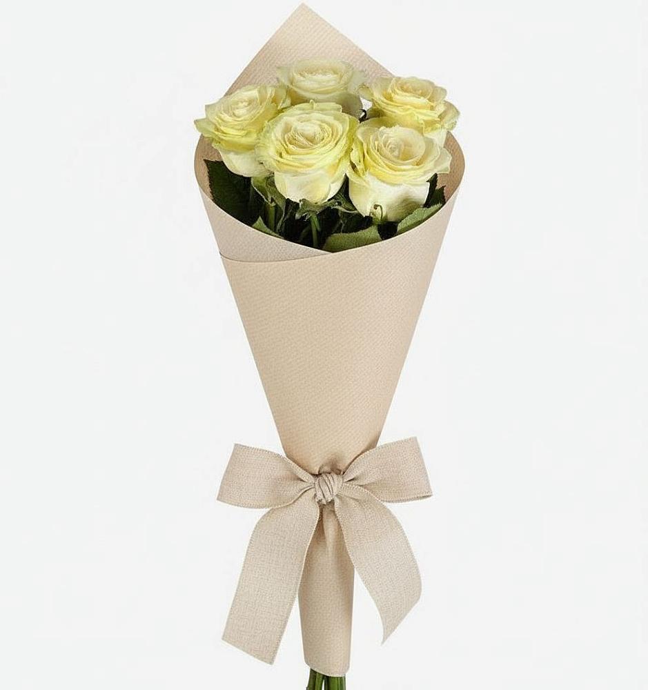 Букет цветов из: Розы в Павлово Ленинградской области