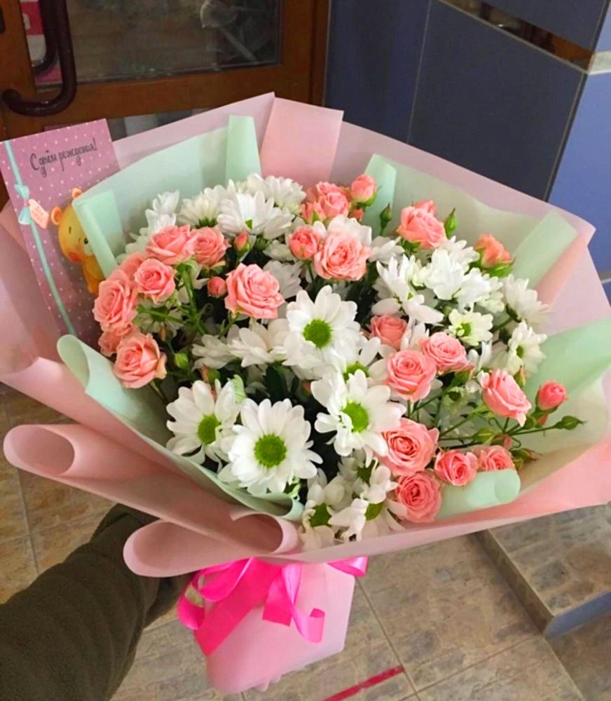 Букет цветов из: Розы и Хризантемы в Павлово Ленинградской области