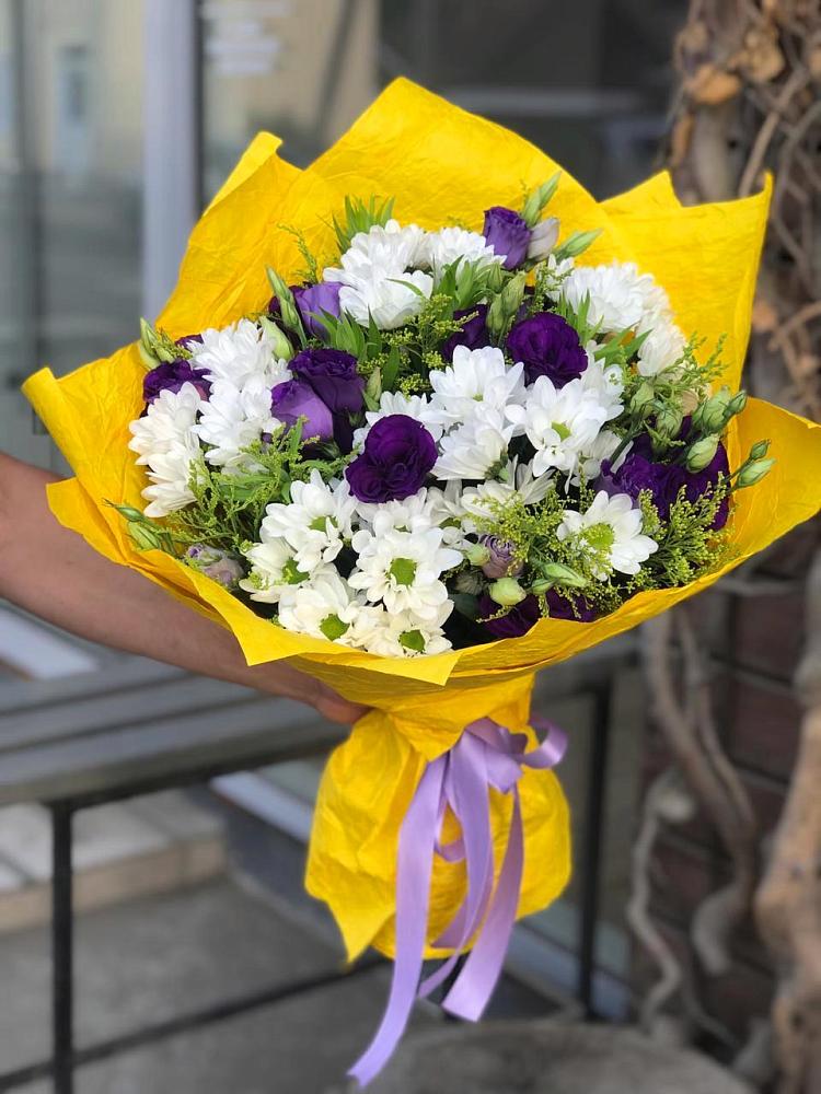 Букет цветов из: Ирисы, Хризантемы и Ромашки в Павлово Ленинградской области
