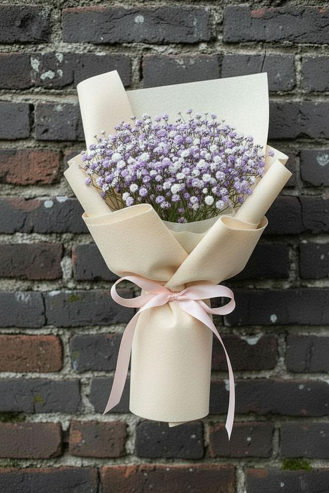 Букет цветов из: Гипсофила в Павлово Ленинградской области