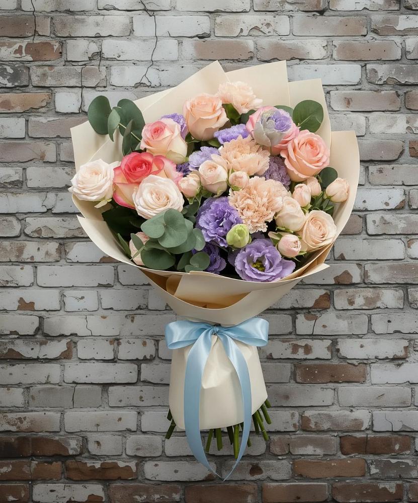 Букет цветов из: Розы, Лизиантусы и Гвоздики в Павлово Ленинградской области