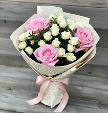 Букет цветов из:  Розы в Павлово Ленинградской области