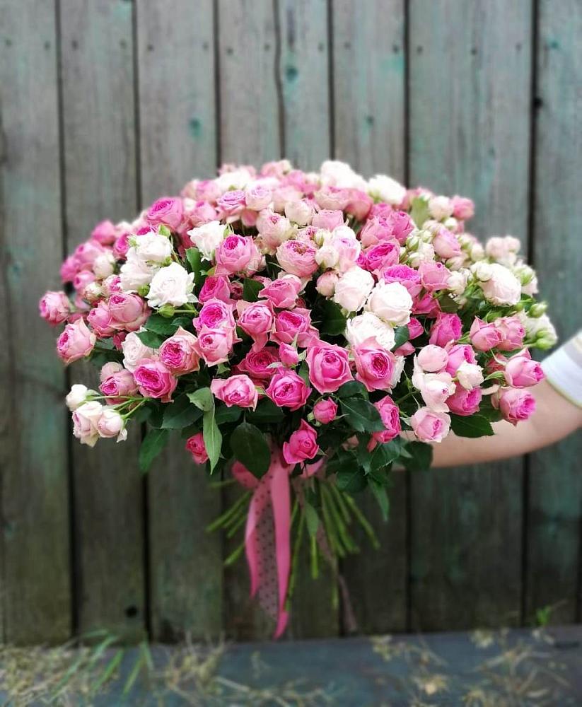 Букет Розовые кустовые розы Натали и Лав Лидия в Павлово Ленинградской области