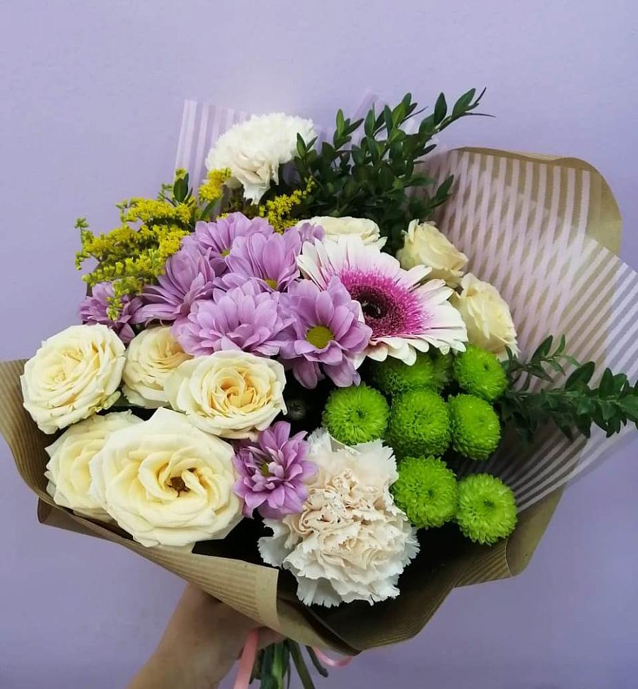 Букет цветов из: Хризантемы, Розы, Гвоздики и Герберы в Павлово Ленинградской области