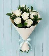 Букет цветов из:  Розы в Павлово Ленинградской области