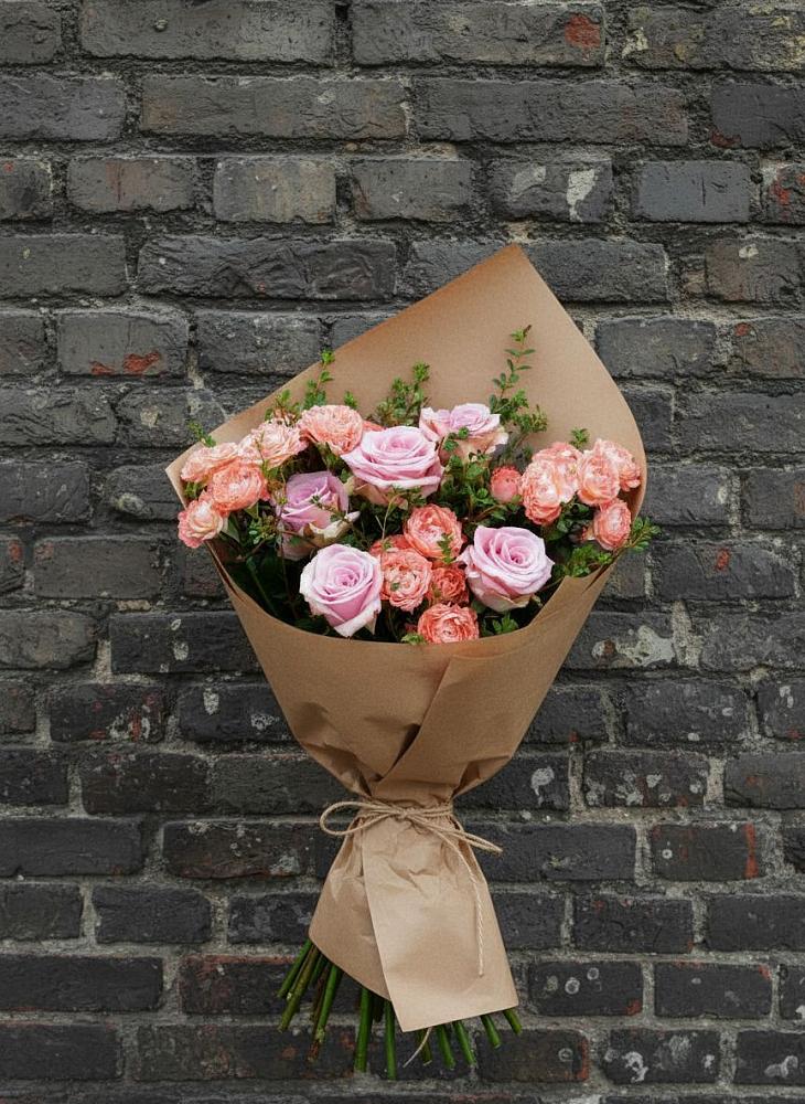 Букет цветов из: Розы в Павлово Ленинградской области