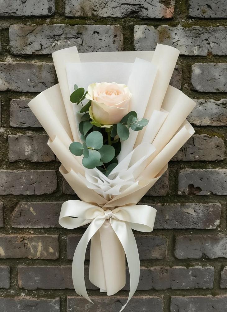 Букет цветов из: Розы в Павлово Ленинградской области