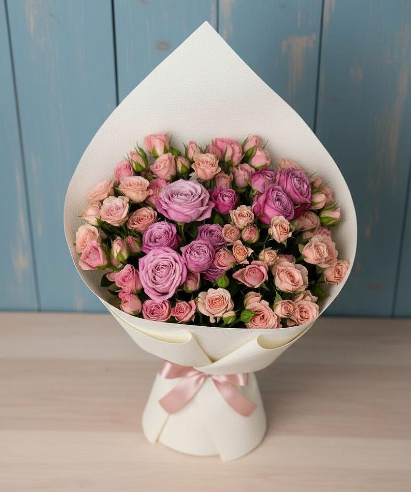 Букет цветов из: Розы в Павлово Ленинградской области