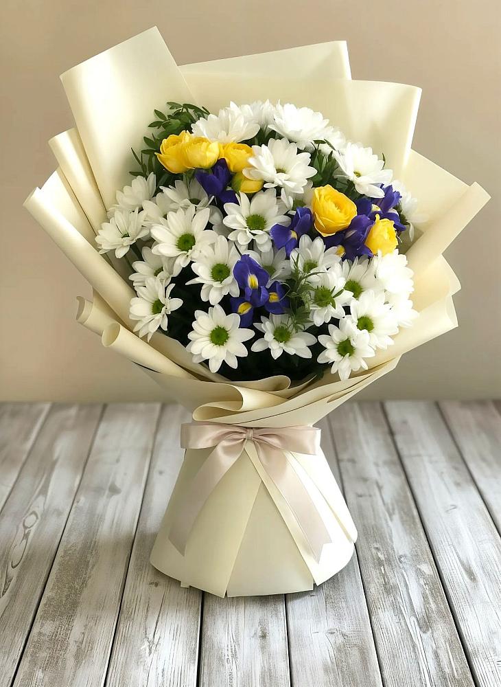 Букет цветов из: Ирисы, Хризантемы и Розы в Павлово Ленинградской области