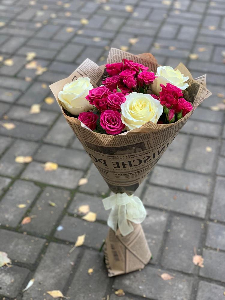 Букет цветов из: Розы в Павлово Ленинградской области