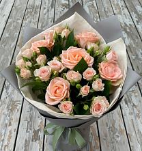 Букет цветов из:  Розы в Павлово Ленинградской области