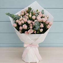 Букет цветов из:  Розы в Павлово Ленинградской области