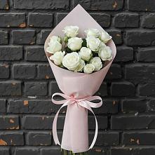 Букет цветов из:  Розы в Павлово Ленинградской области