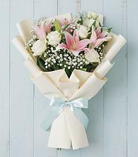 Букет цветов из:  Лилии в Павлово Ленинградской области