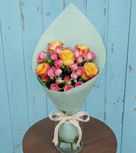 Букет цветов из:  Розы в Павлово Ленинградской области
