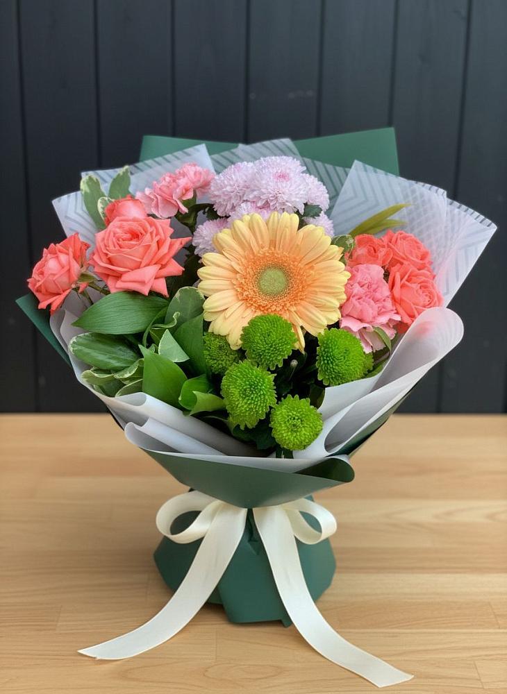 Букет цветов из: Гвоздики, Розы, Герберы и Хризантемы в Павлово Ленинградской области