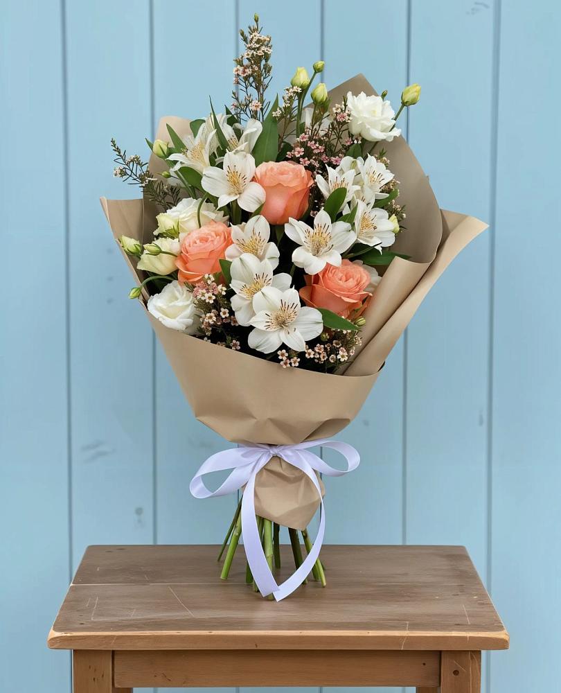 Букет цветов из: Альстромерии, Лизиантусы, Розы и Хризантемы в Павлово Ленинградской области