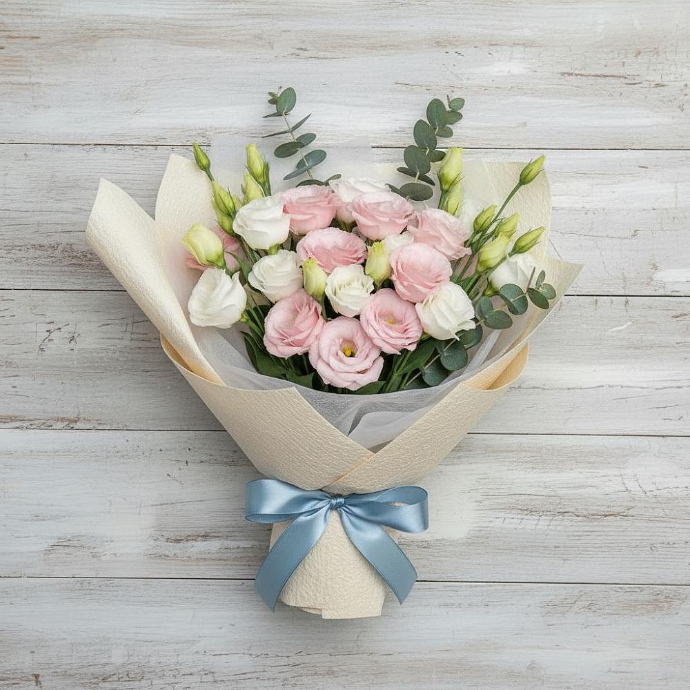 Букет цветов из: Лизиантусы в Павлово Ленинградской области